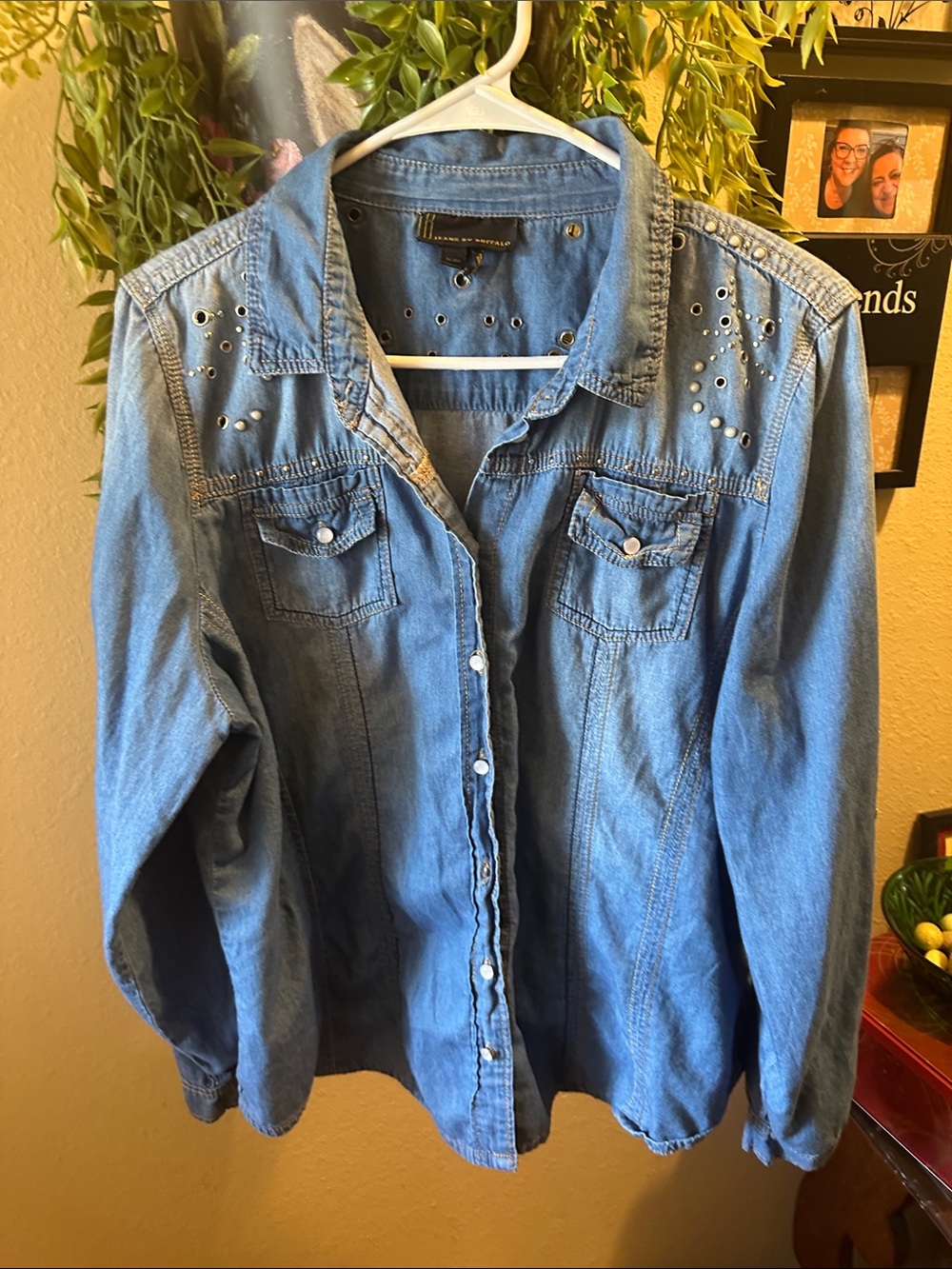 Ijeans by Buffalo long sleeve /roll up jean embellished top